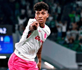 2-1！0-0！欧冠乱了，三大强队翻车，法甲第一遭绝杀，热刺拿1分